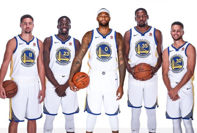 铜梁龙祝贺海港三连冠：你们展现了王者之师应有的底蕴与风范（铜梁龙贺海港三连冠：王者底蕴与风范尽显）