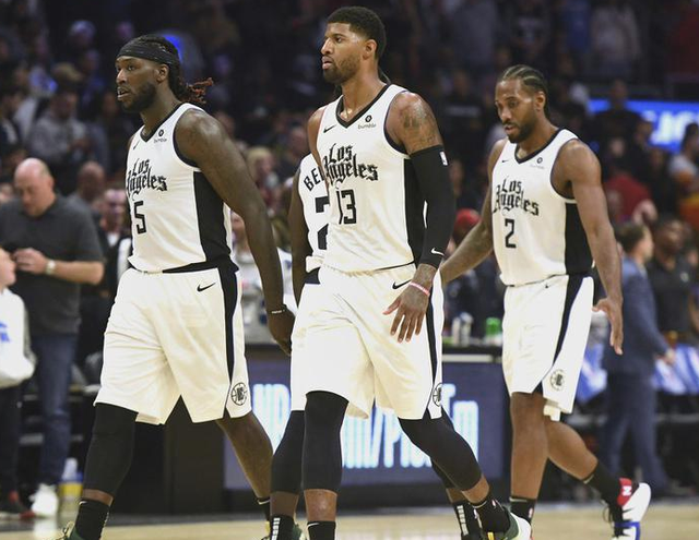 早报：拜仁的四线一十六胜，在我的肩膀上扛着！（早报：拜仁四线豪取16连胜，一肩扛起全队！）