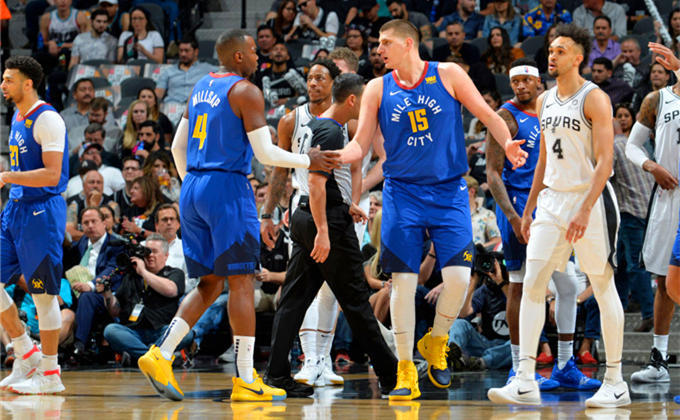 末节33-10！浙江男篮21分大胜深圳，吴前22+6刘泽一17+5，老将周鹏低迷（末节33-10掀翻局势 浙江男篮21分胜深圳 吴前22+6刘泽一17+5 周鹏低迷）