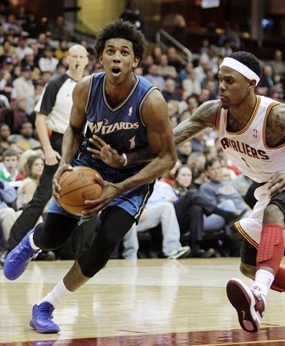 高效6中6！坏消息退步了 好消息回到五年前 没曾凡博还得靠他？（6投6中效率爆棚！虽有退步的坏消息 但似乎重回五年前 没曾凡博仍得靠他？）