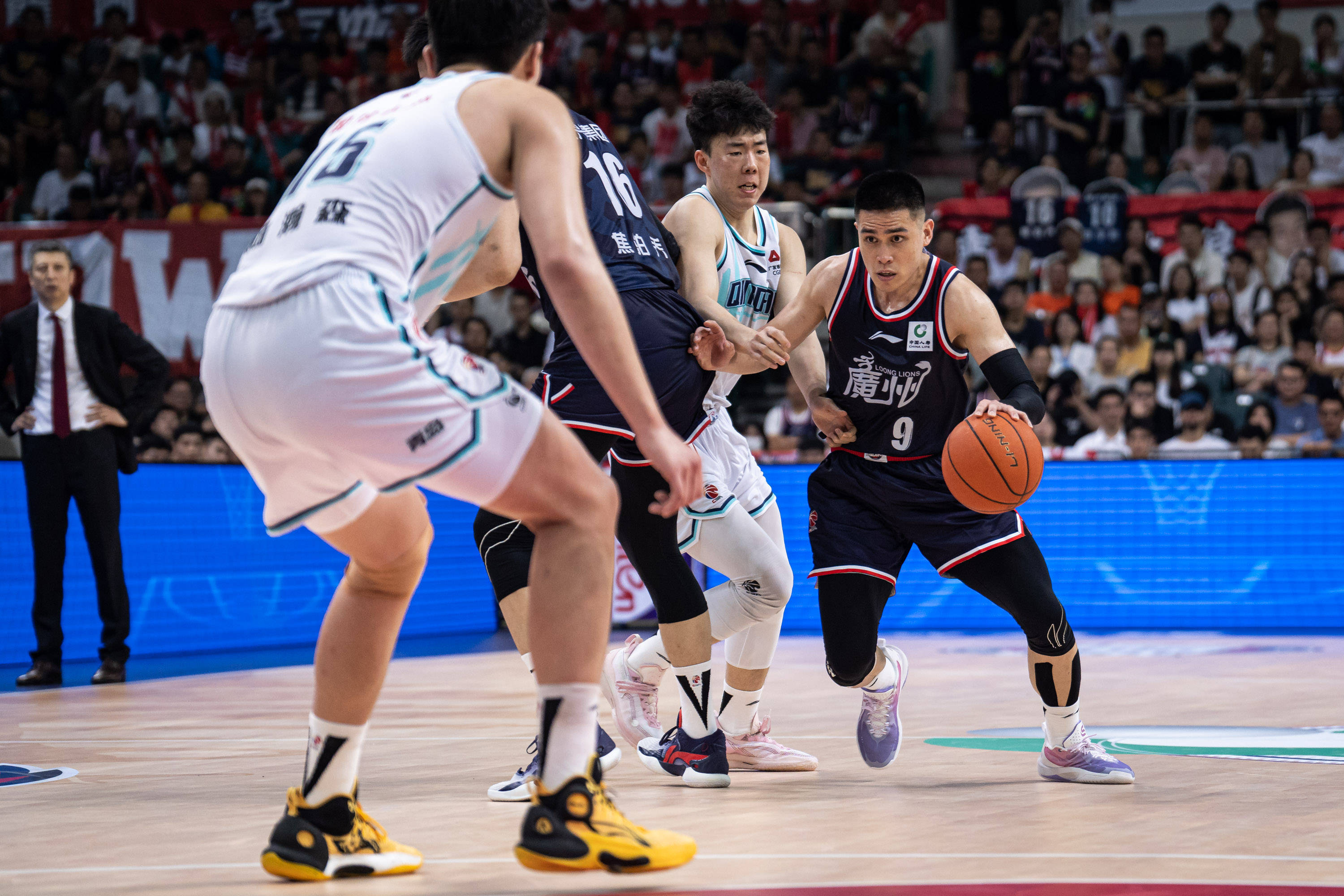 库德特：巴萨门将做出了关键扑救，他们下半场未制造太多威胁（库德特：巴萨门将多次关键救险，他们在下半场威胁不大）